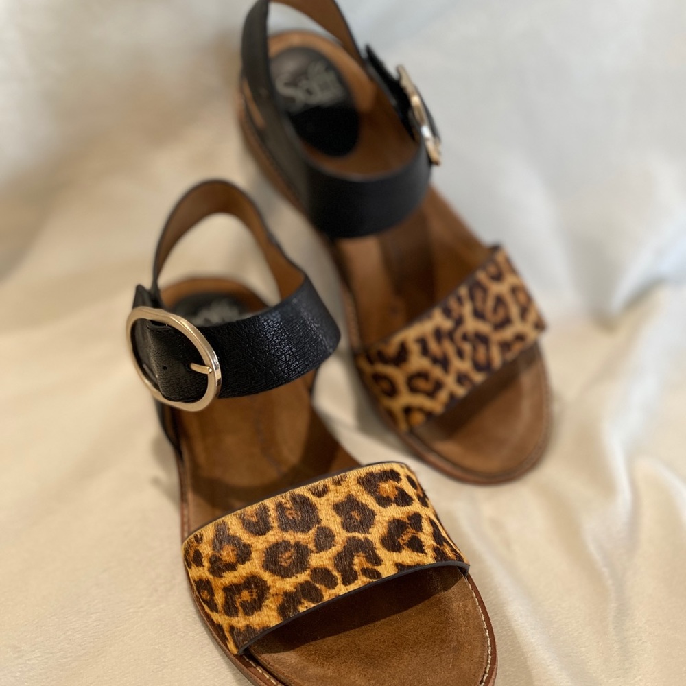 Sofft leather leopard sandals Soft